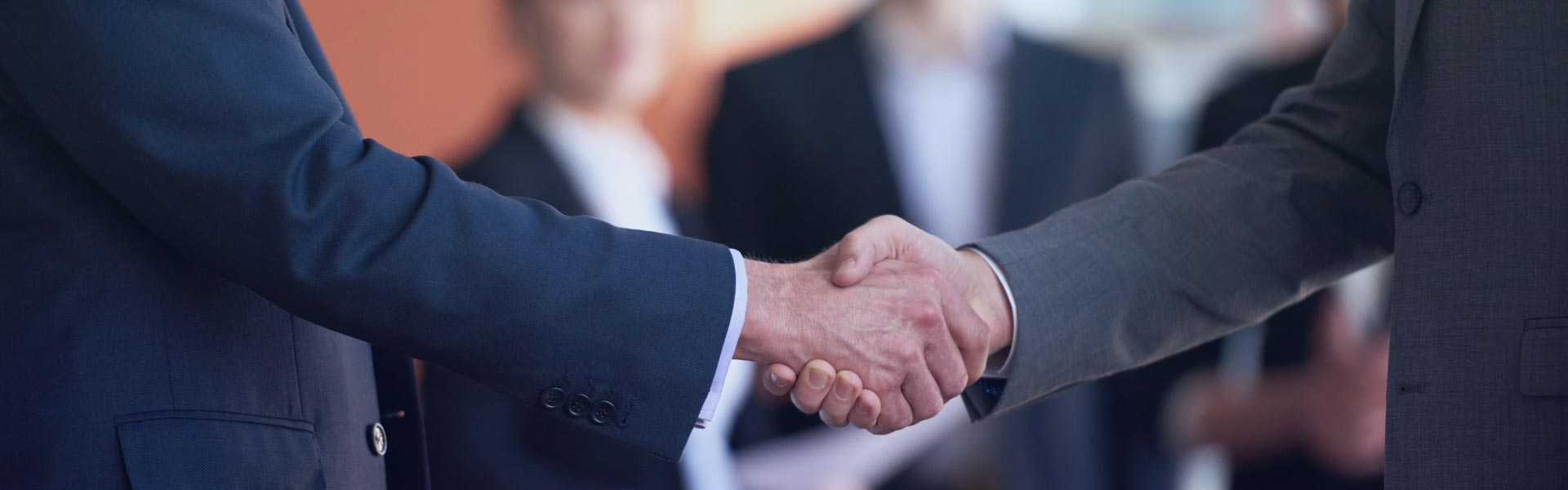 Свържете се с нас